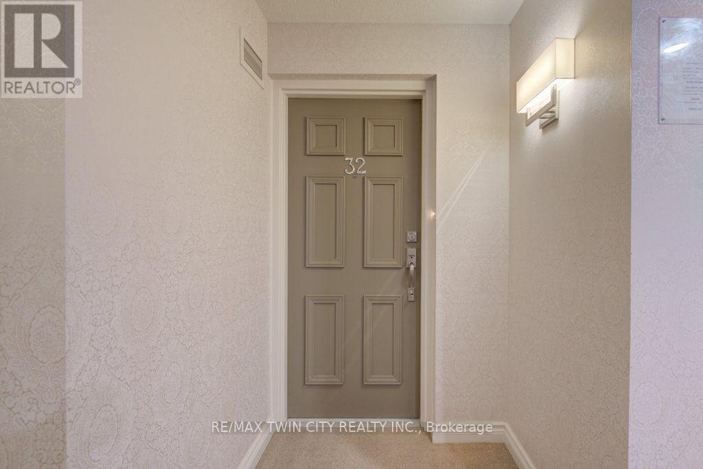 32 - 52 BLUE SPRINGS DRIVE — photo 3