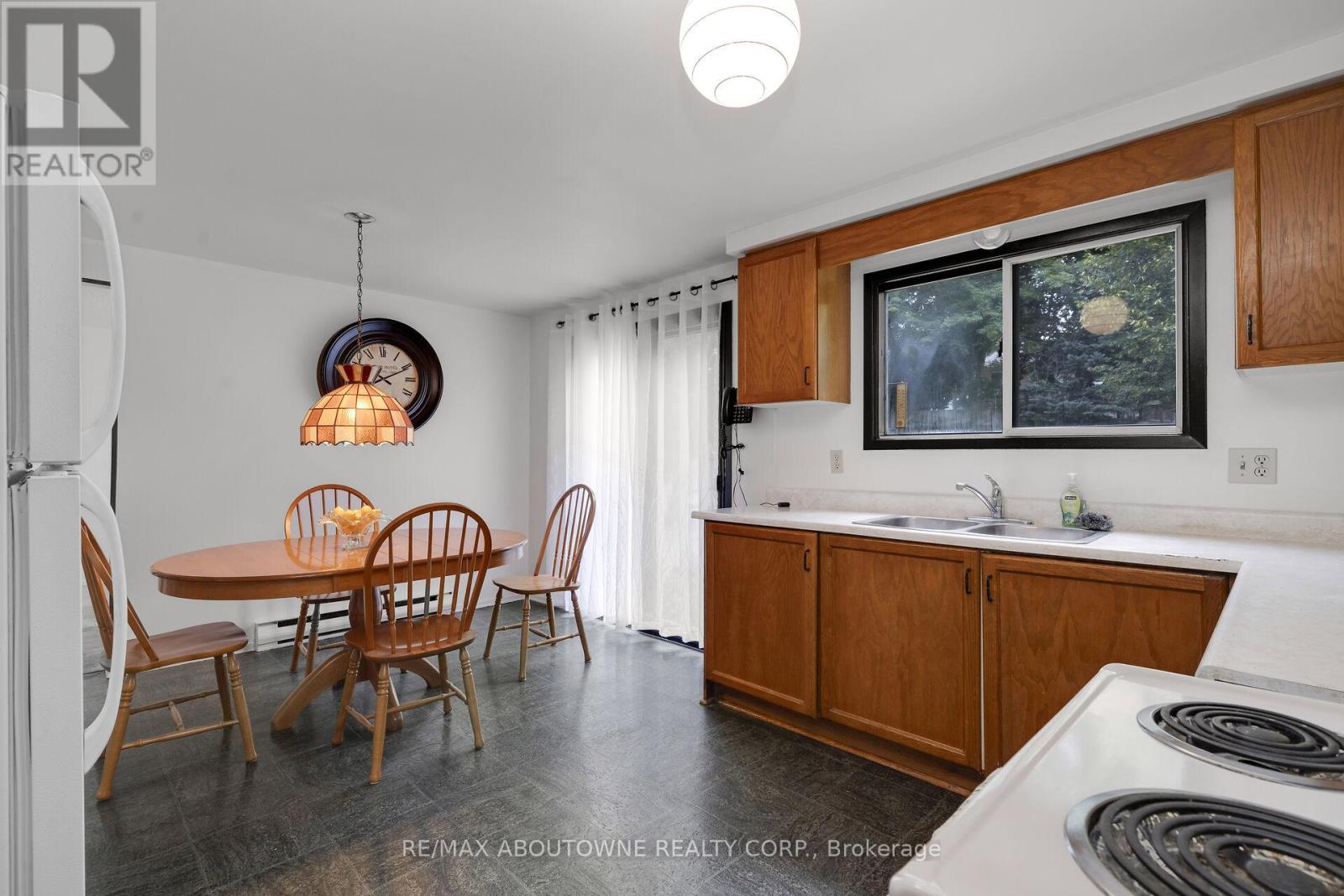 678 EDINBURGH ROAD S - 10