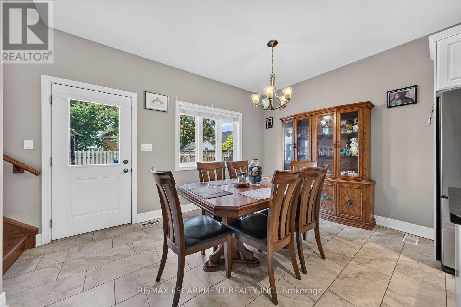 17 GRANTHAM AVENUE S - 17