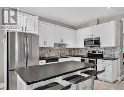 Bathroom - 17 Grantham Avenue S, St  Catharines, ON L2P3B3 Photo 12