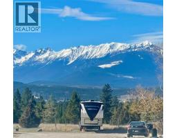 Living room - Pad #14 - 5174 Lambert Road, Invermere, BC V0A1K2 Photo 8
