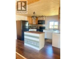 Kitchen - Pad #14 - 5174 Lambert Road, Invermere, BC V0A1K2 Photo 9