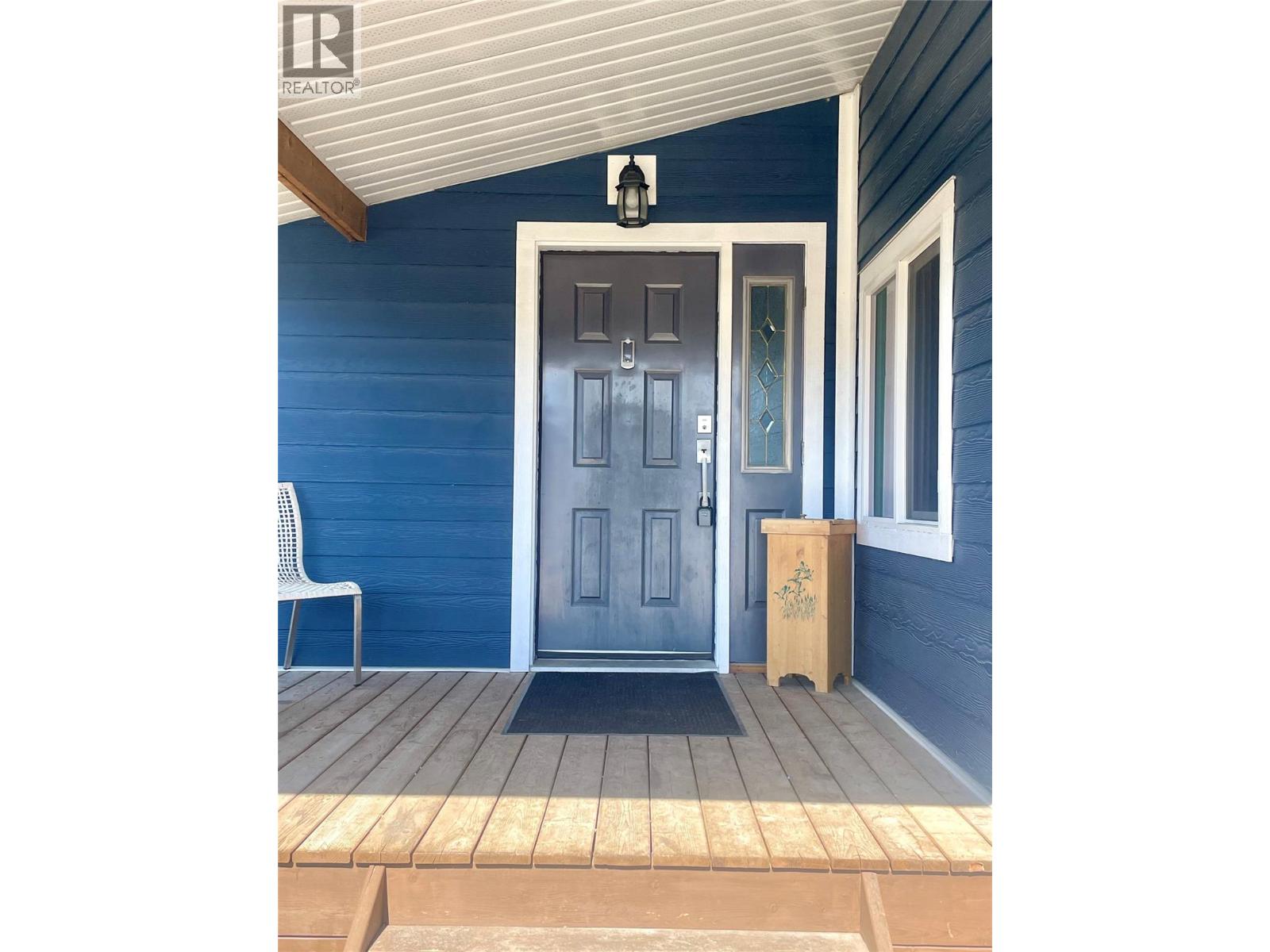 Front porch/entry