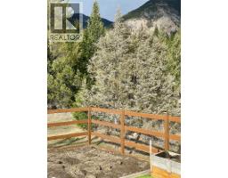 Primary Bedroom - Pad #14 - 5174 Lambert Road, Invermere, BC V0A1K2 Photo 7