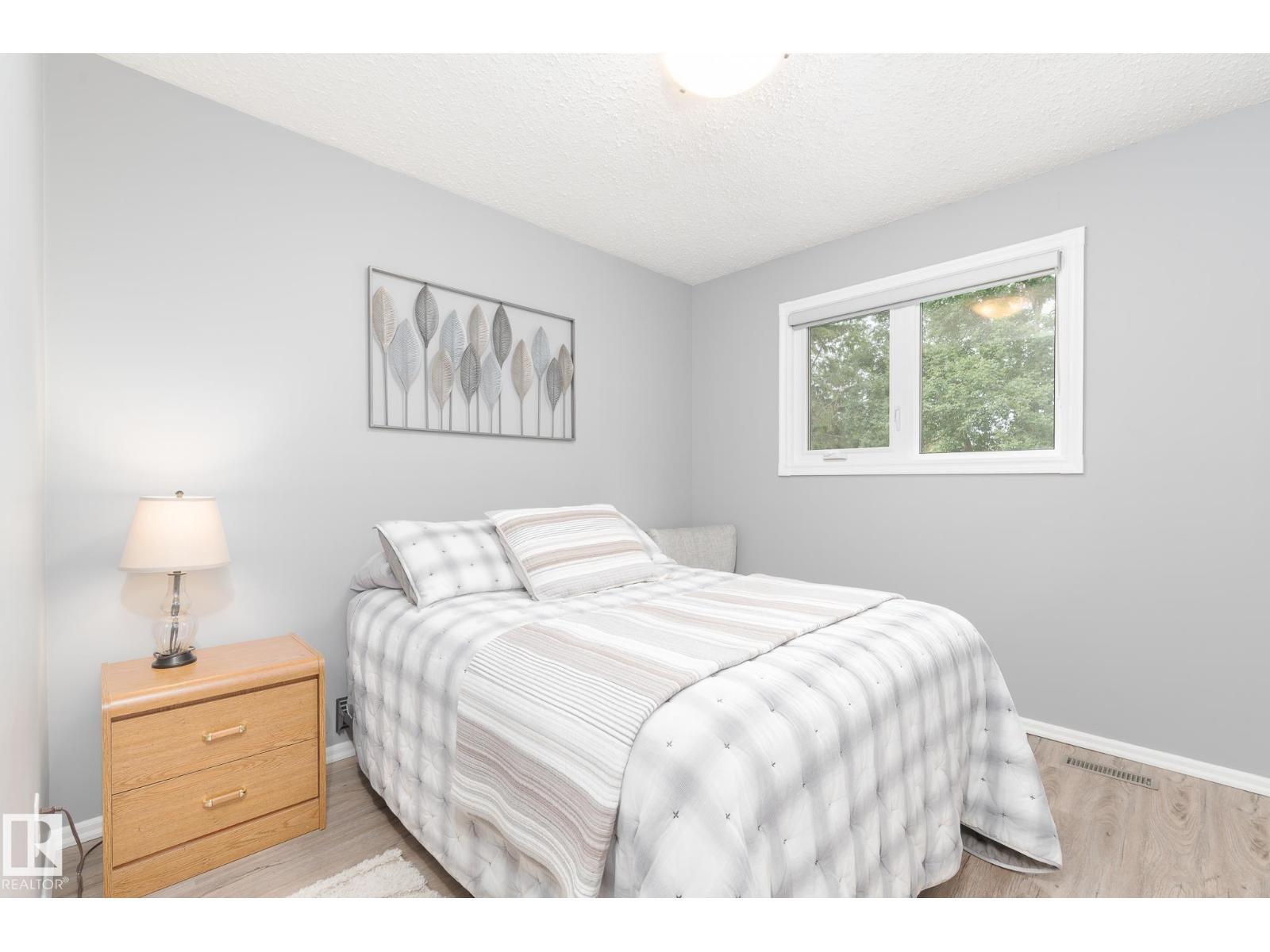 94 MARLBORO DR - Image 25