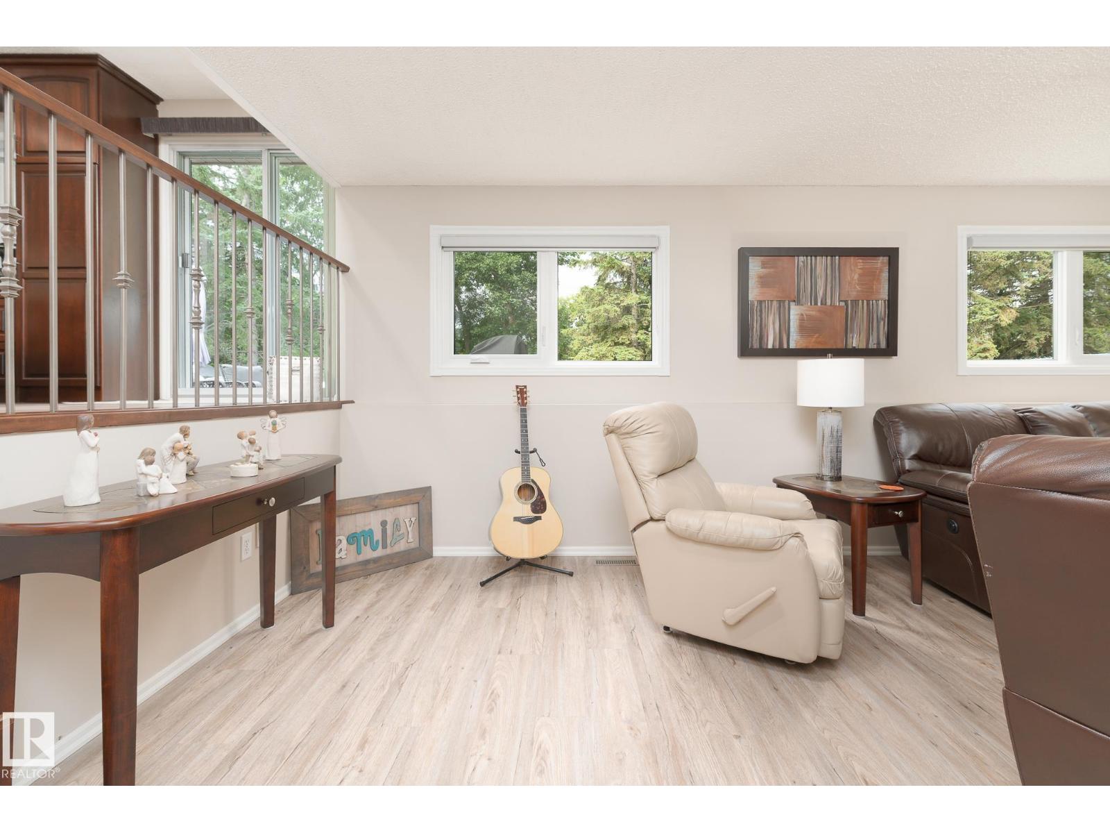 94 MARLBORO DR - 29