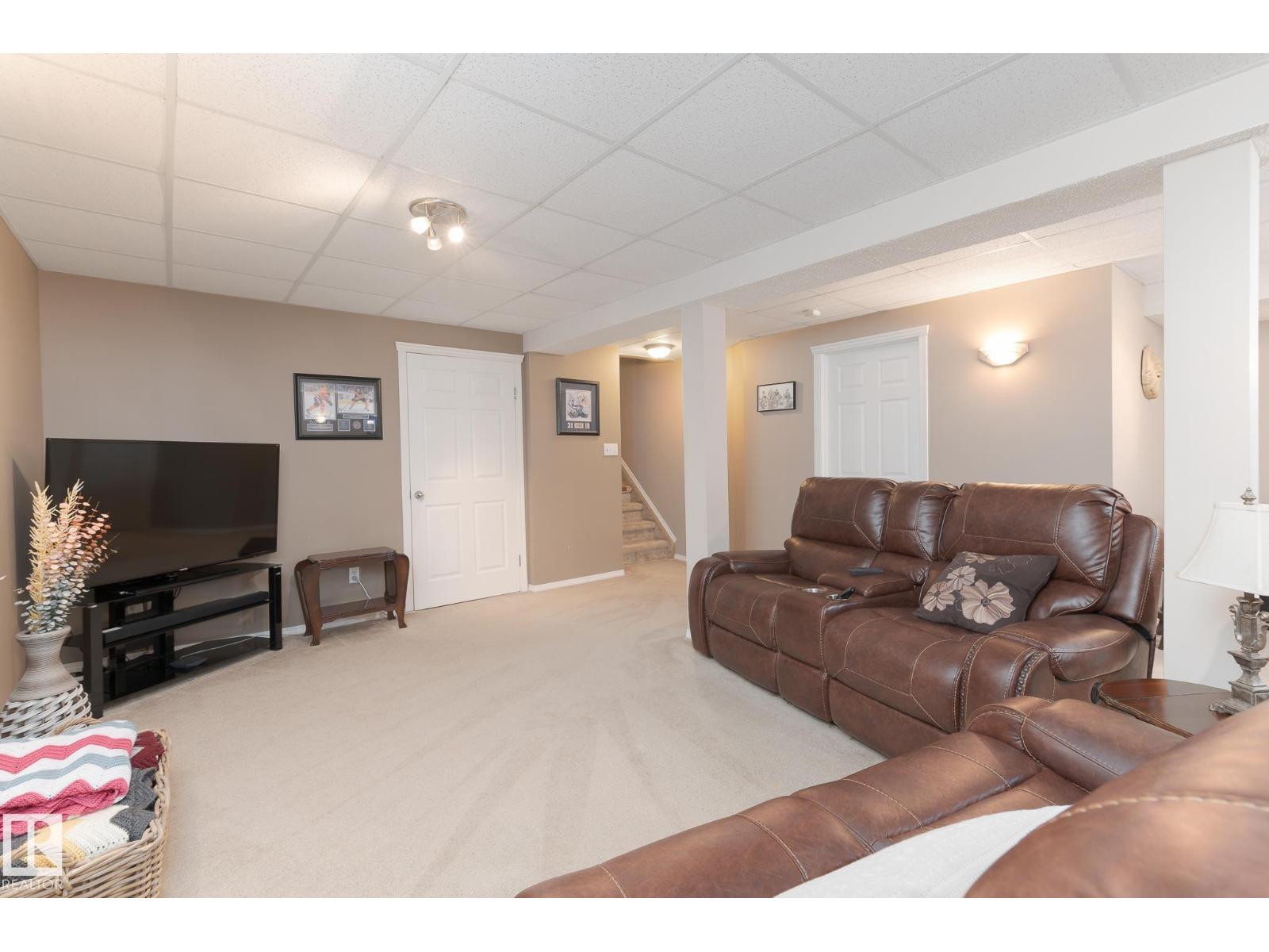 94 MARLBORO DR - 36
