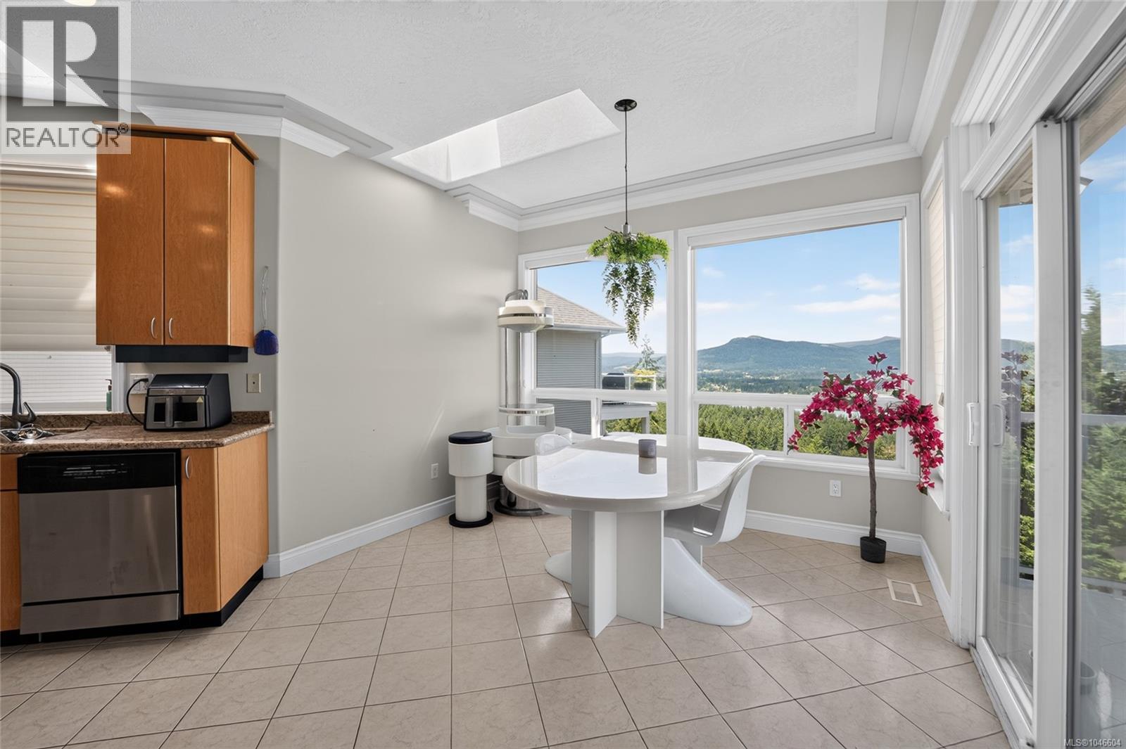 6093 Chippewa Rd - Image 20