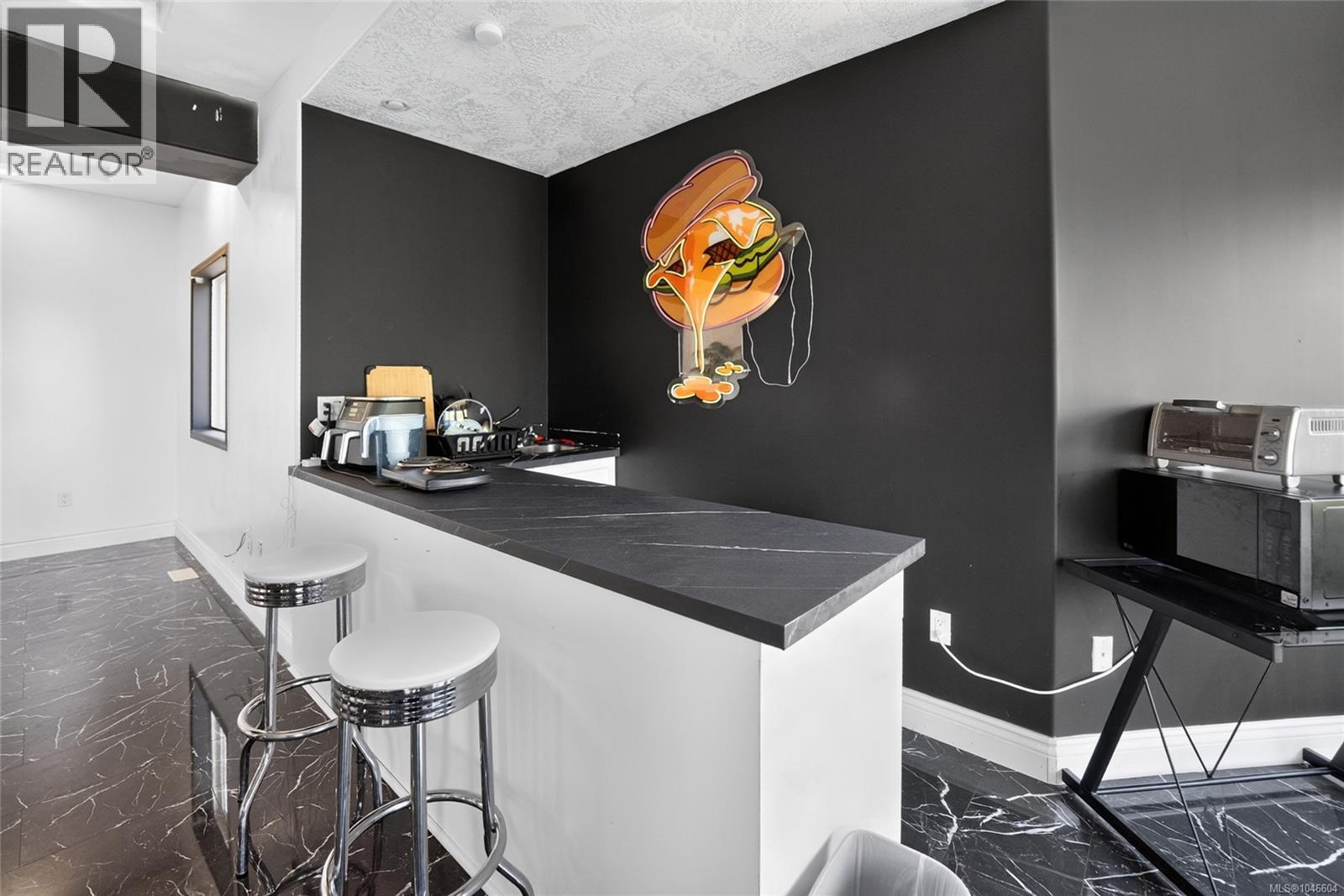 6093 Chippewa Rd - 43