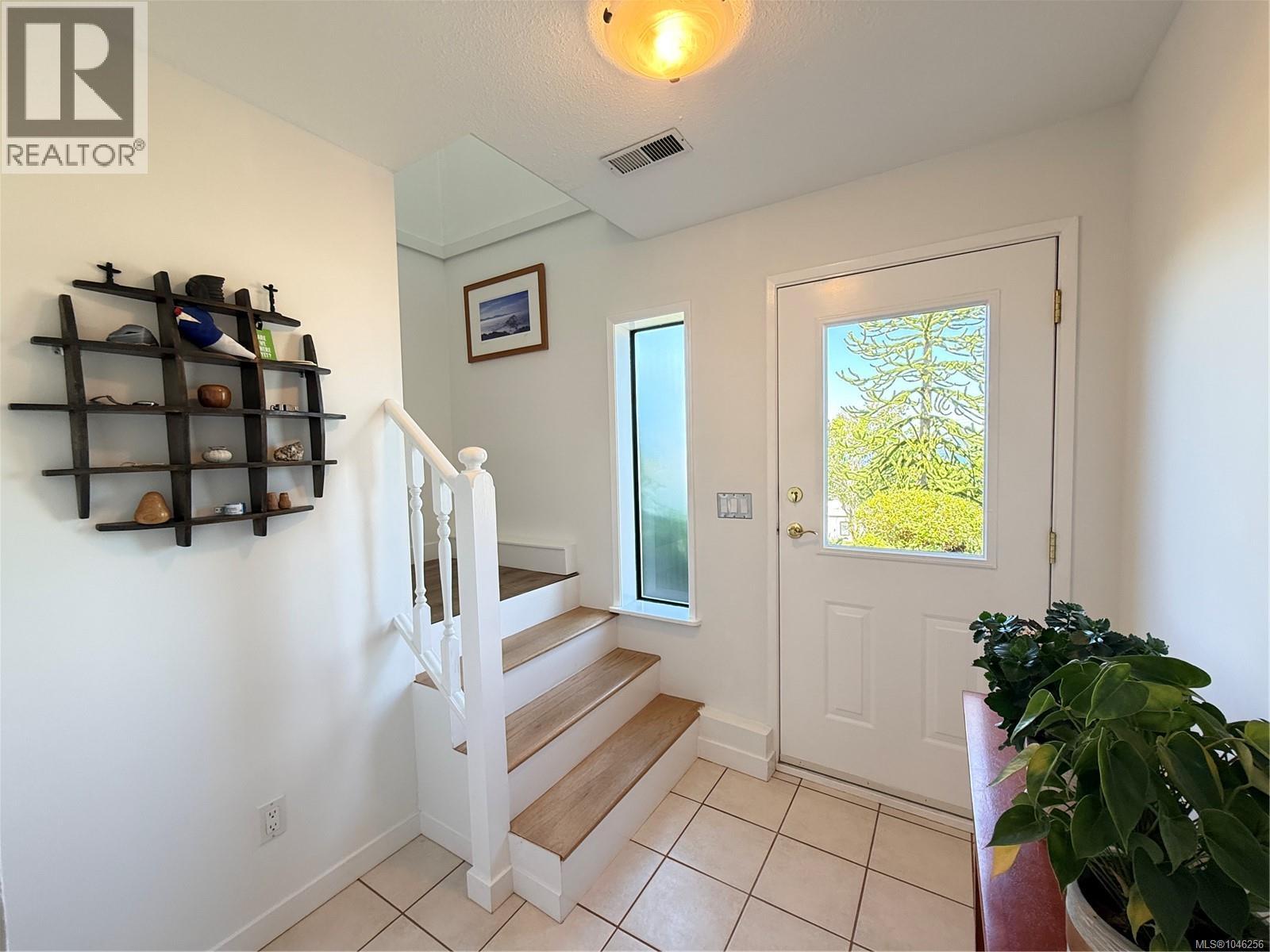 2273 Chelohsin Cres - Image 11