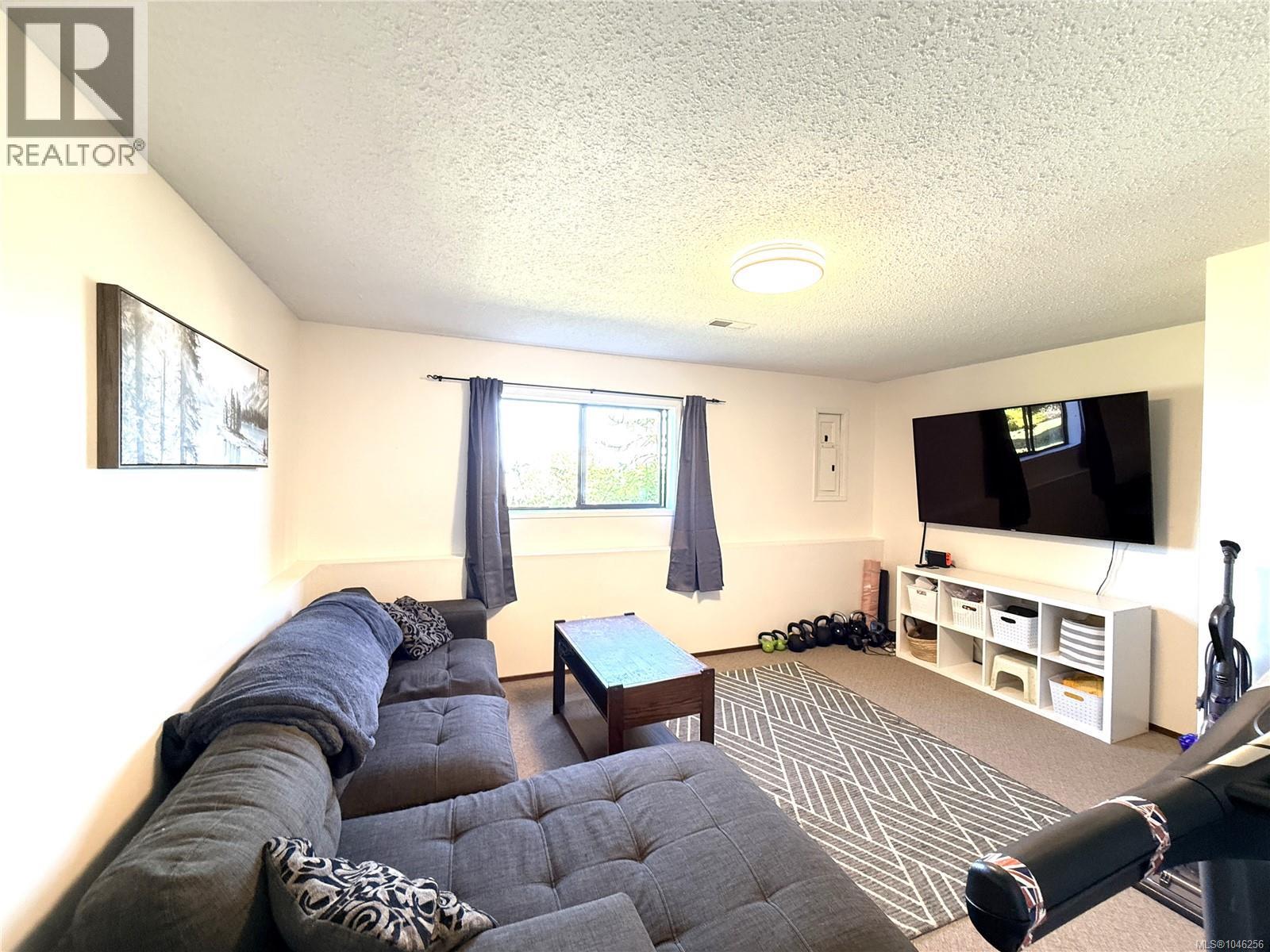 2273 Chelohsin Cres - 26