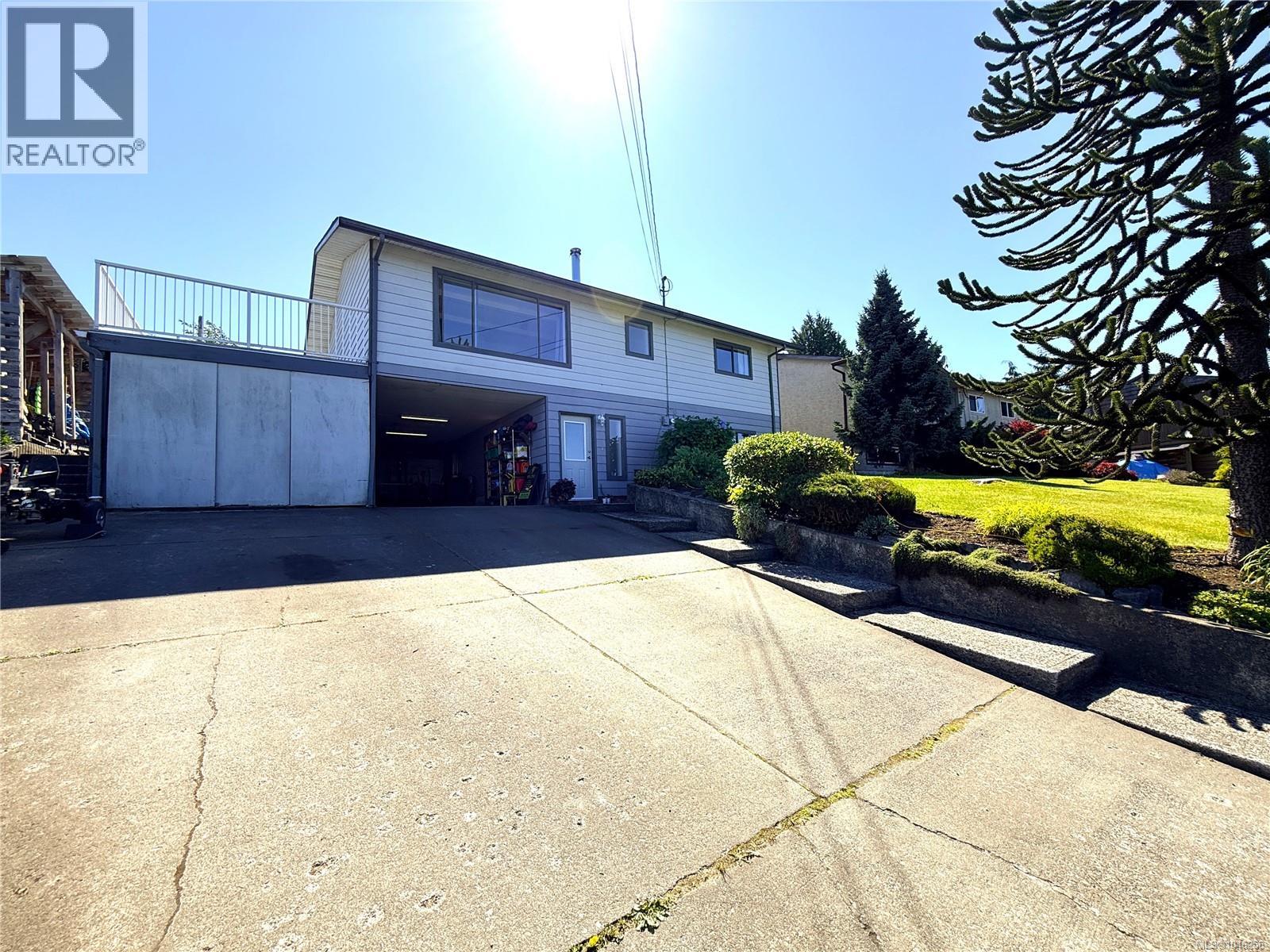 2273 Chelohsin Cres - 6