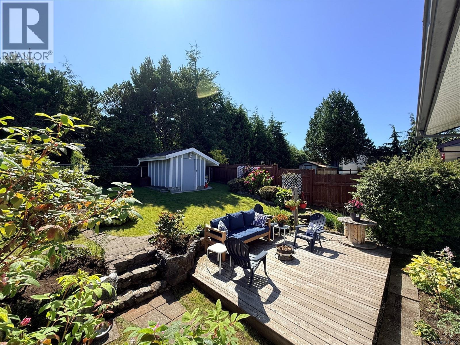 2273 Chelohsin Cres - Image 8