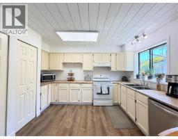 2273 Chelohsin Cres, Port Mcneill, BC V0N2R0 Photo 15