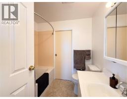 2273 Chelohsin Cres, Port Mcneill, BC V0N2R0 Photo 18