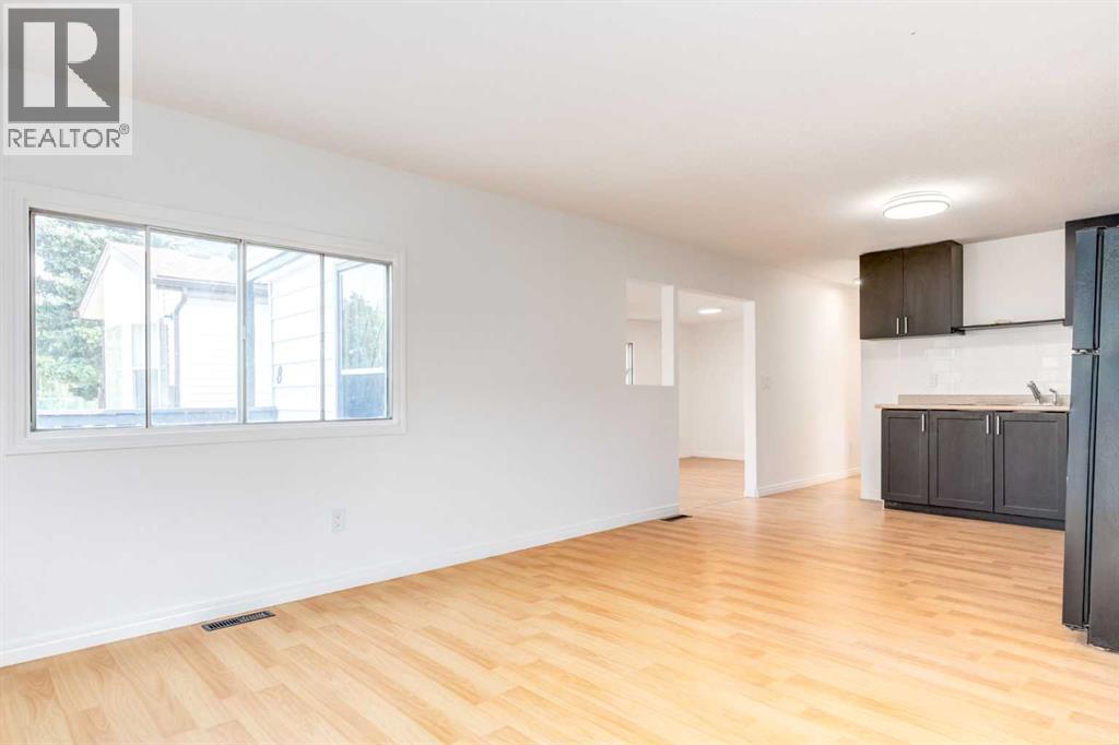 3223 83 Street - 13