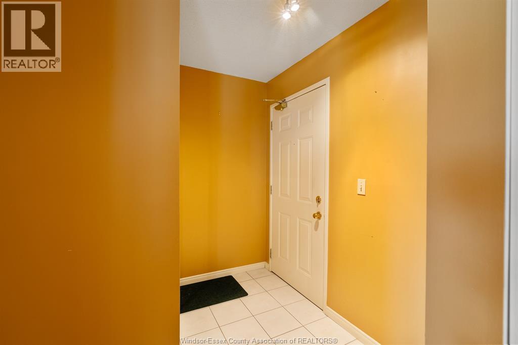 #214 40 Adams LANE - 12