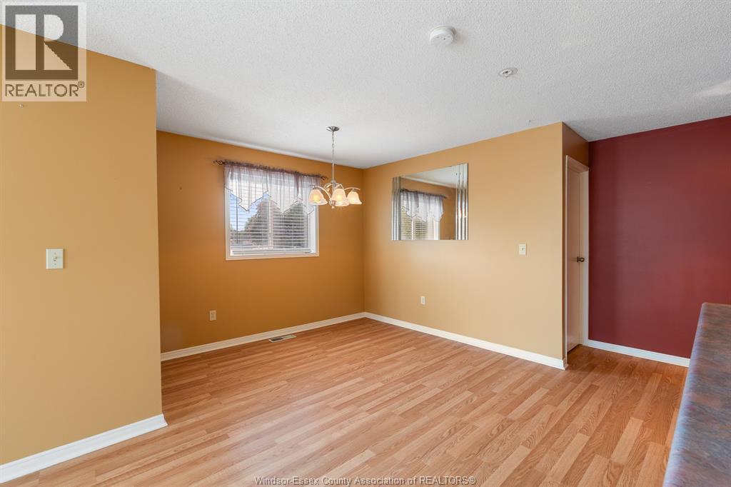 #214 40 Adams LANE - 16