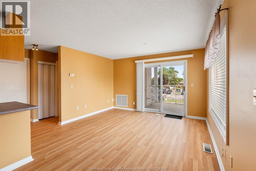 #214 40 Adams LANE - 24