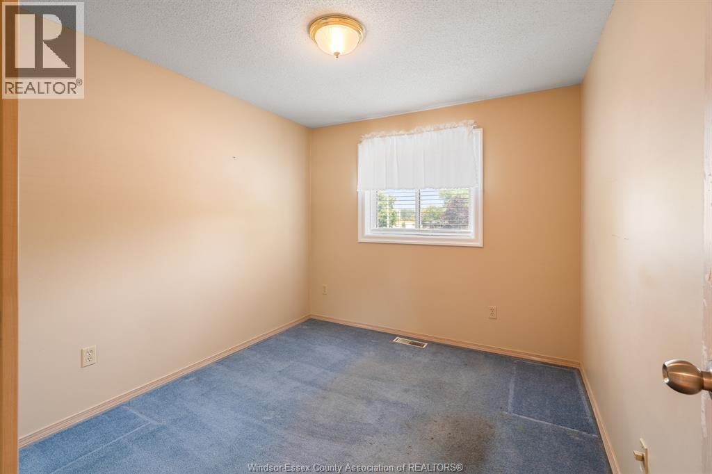 #214 40 Adams LANE - 31