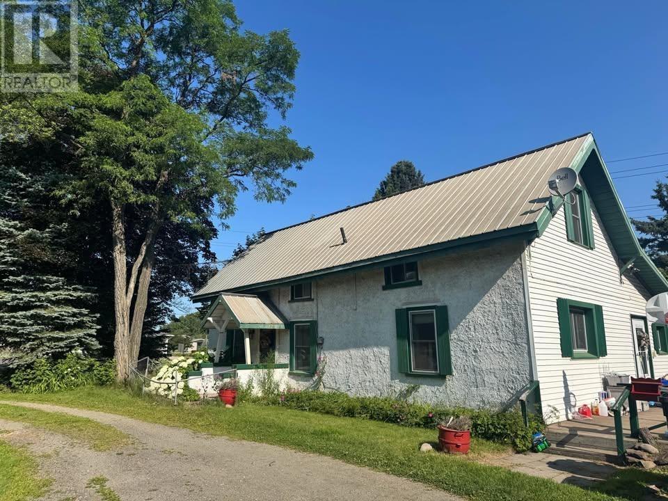202 Allens Side RD, Sault Ste. Marie — photo 2