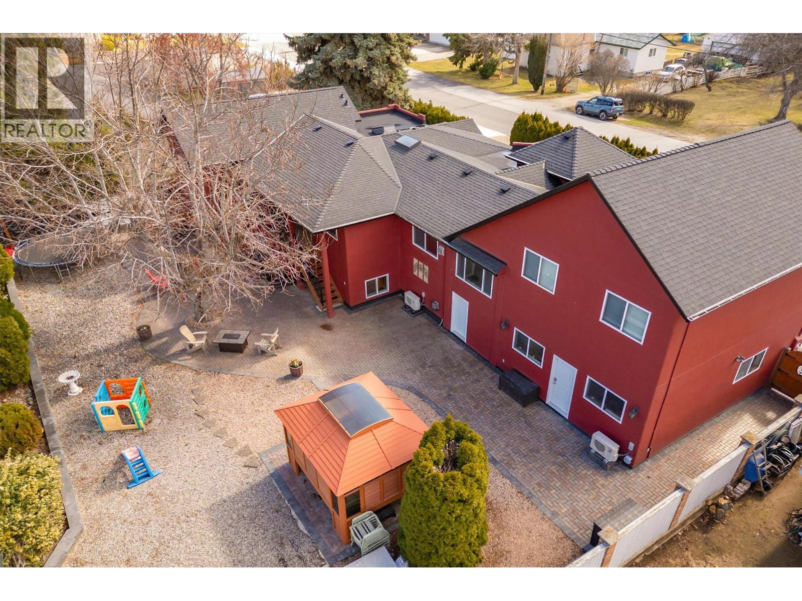 1506 Johnson Street, Summerland