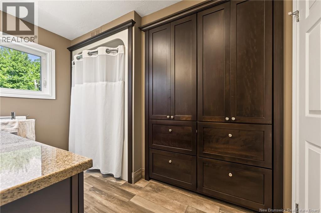 338 Vanier - Image 32