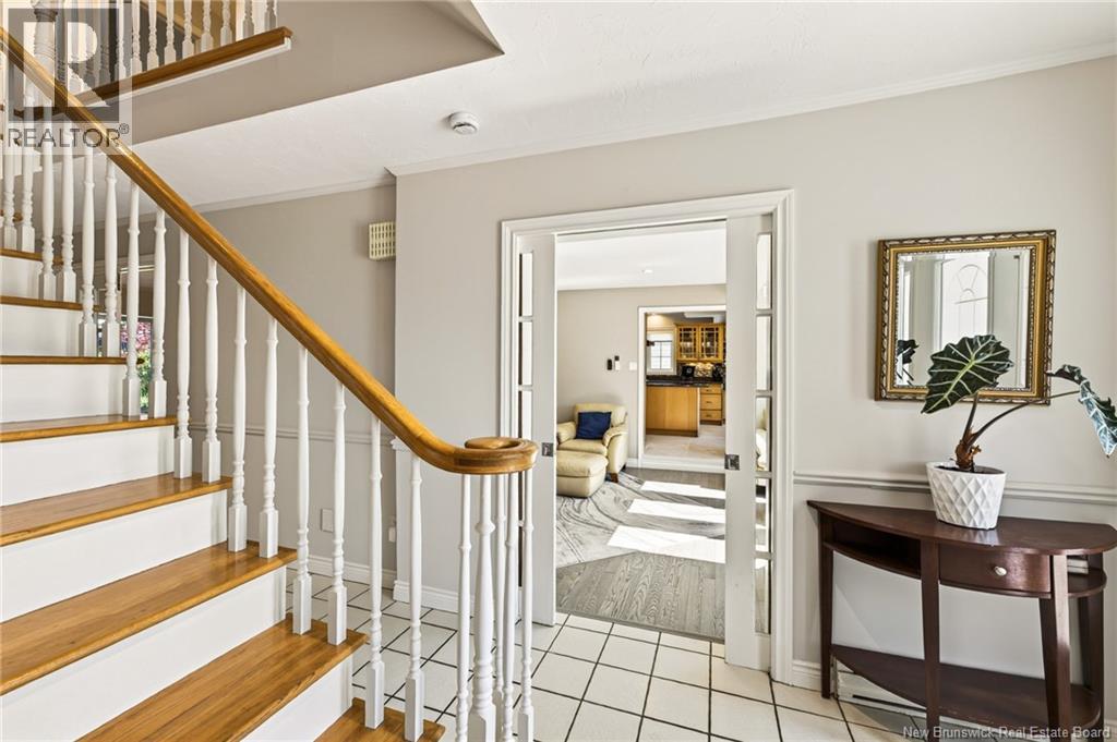 338 Vanier - Image 4