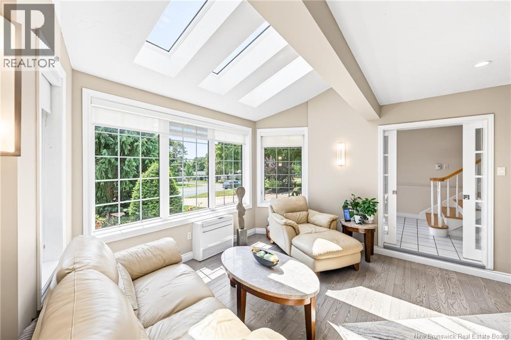 338 Vanier - Image 5