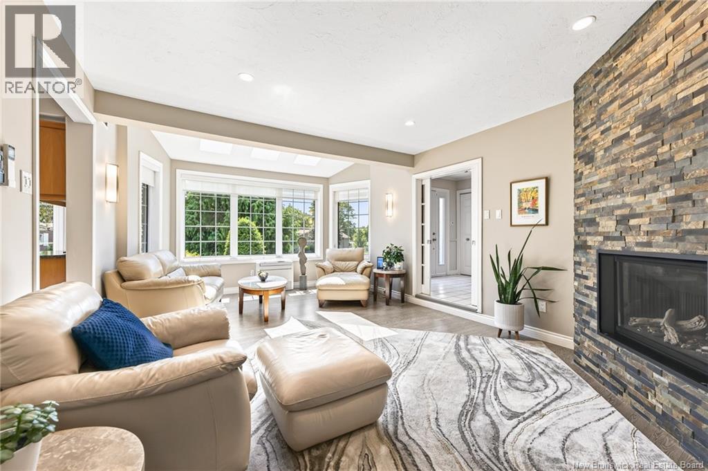 338 Vanier - Image 6