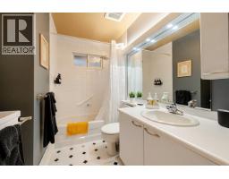 336 E 26th Street, North Vancouver, BC V7N1B1 Photo 14