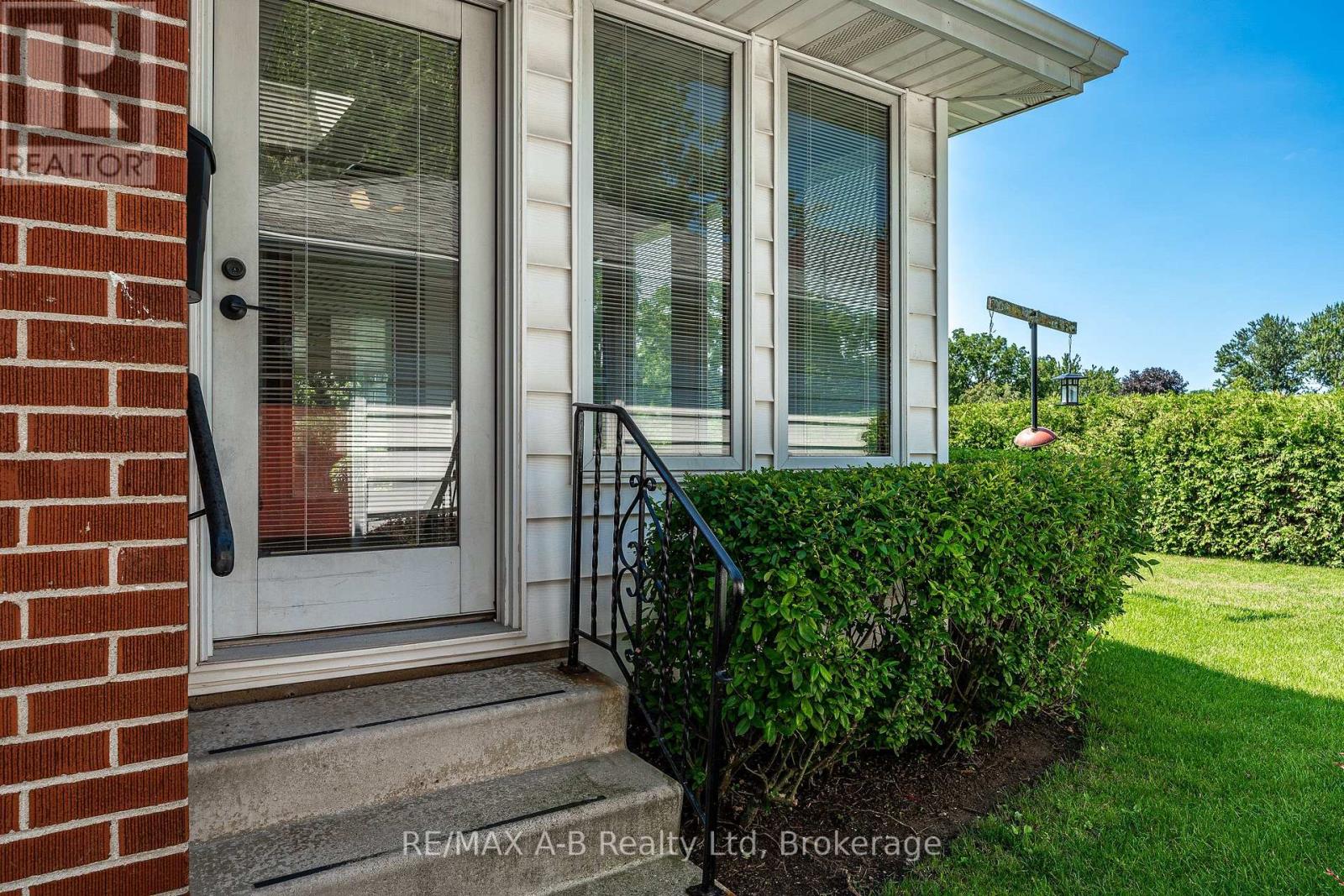 34 WARNER STREET - 32