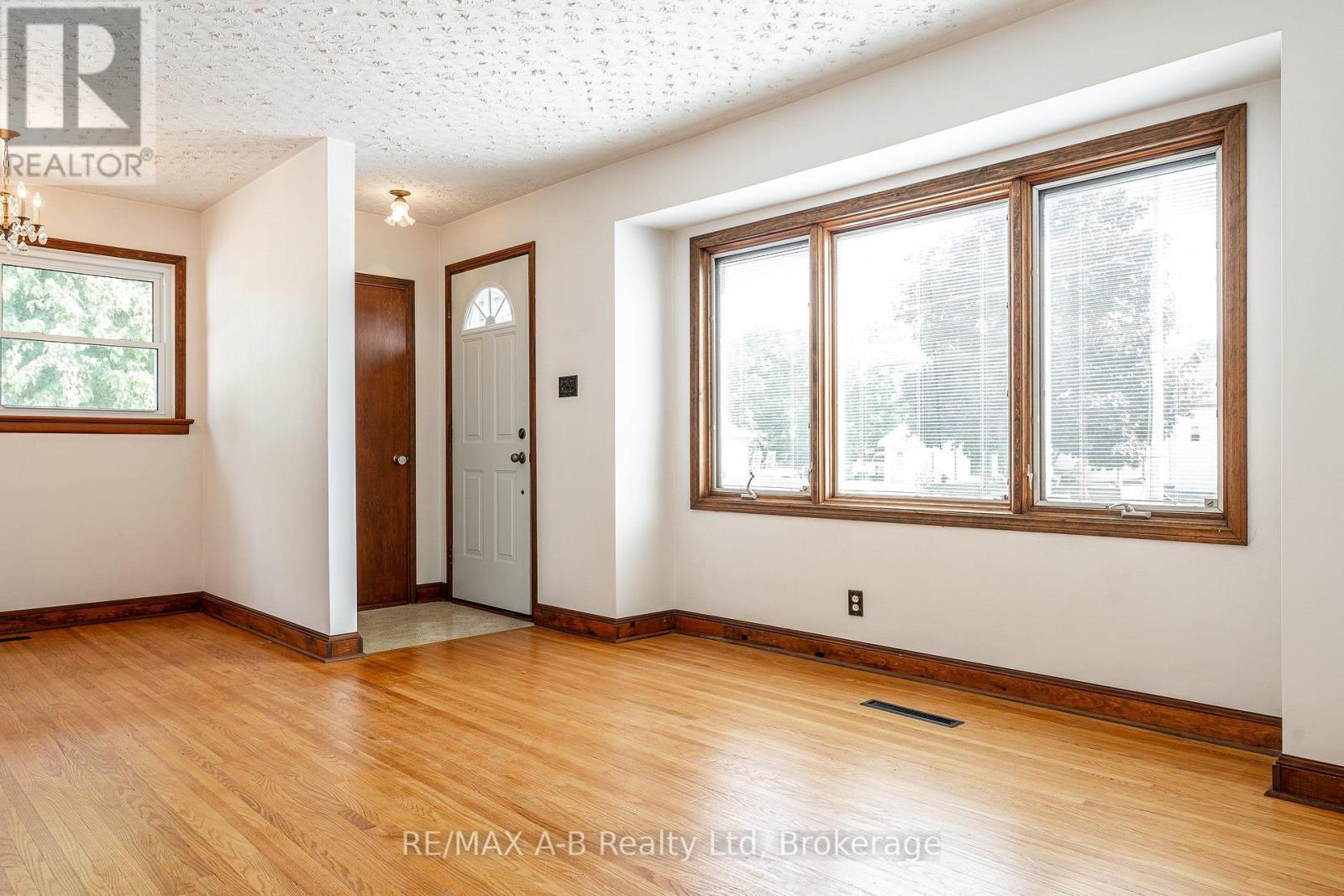 34 WARNER STREET - 7