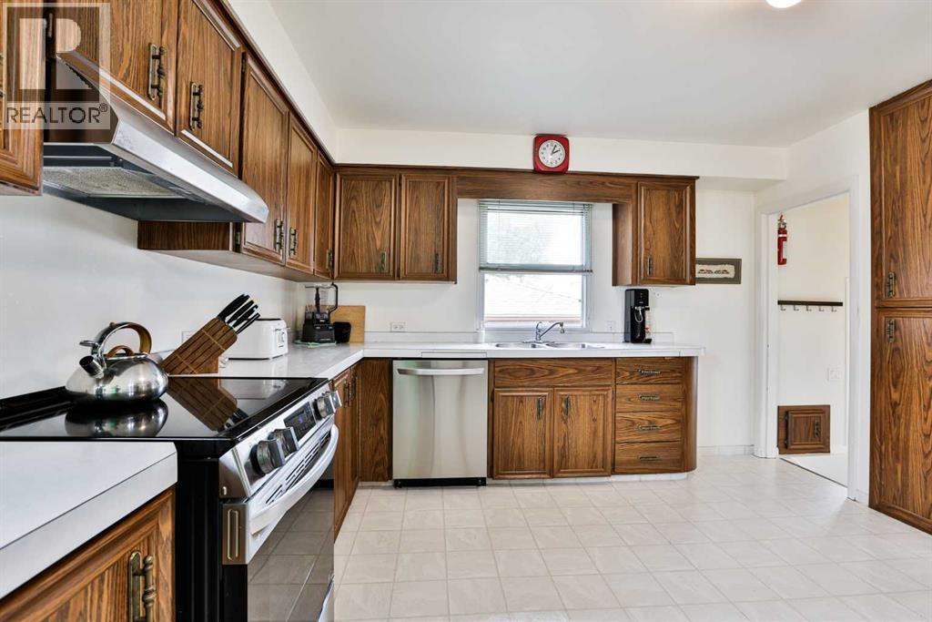 1323 3A Avenue N - 11
