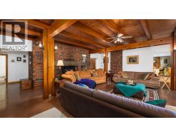 Living room - 134 Riondel Road, Kootenay Bay, BC V0B1X0 Photo 21