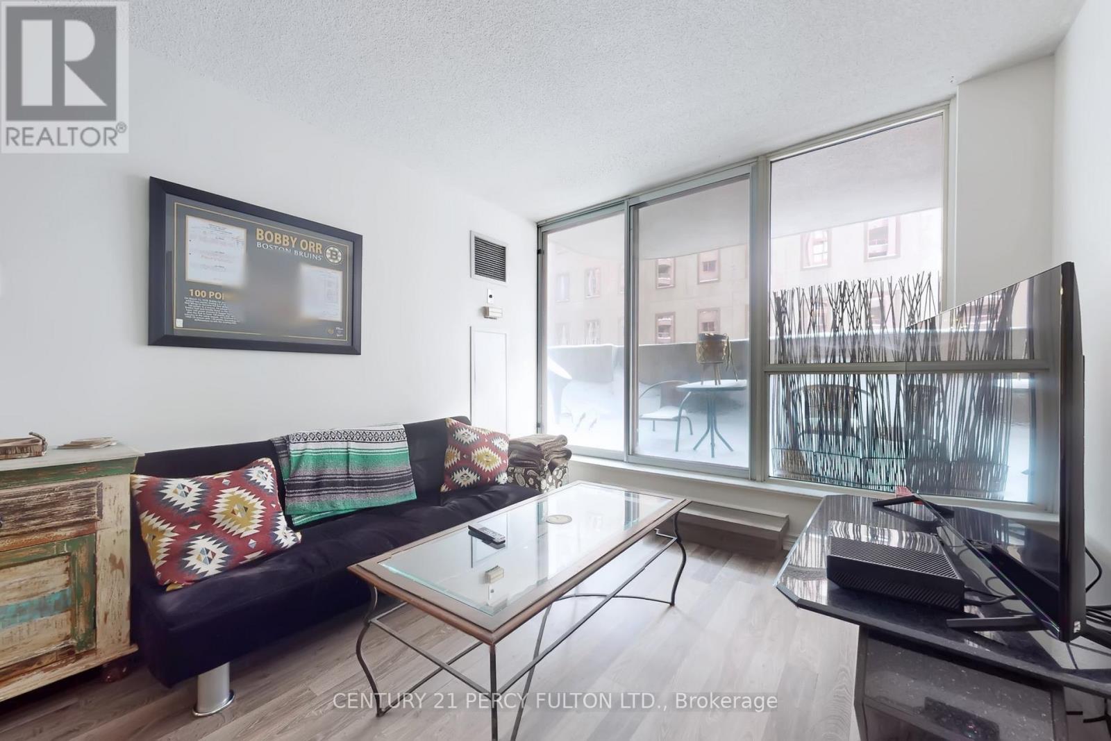 #703 736 BAY STREET - 14