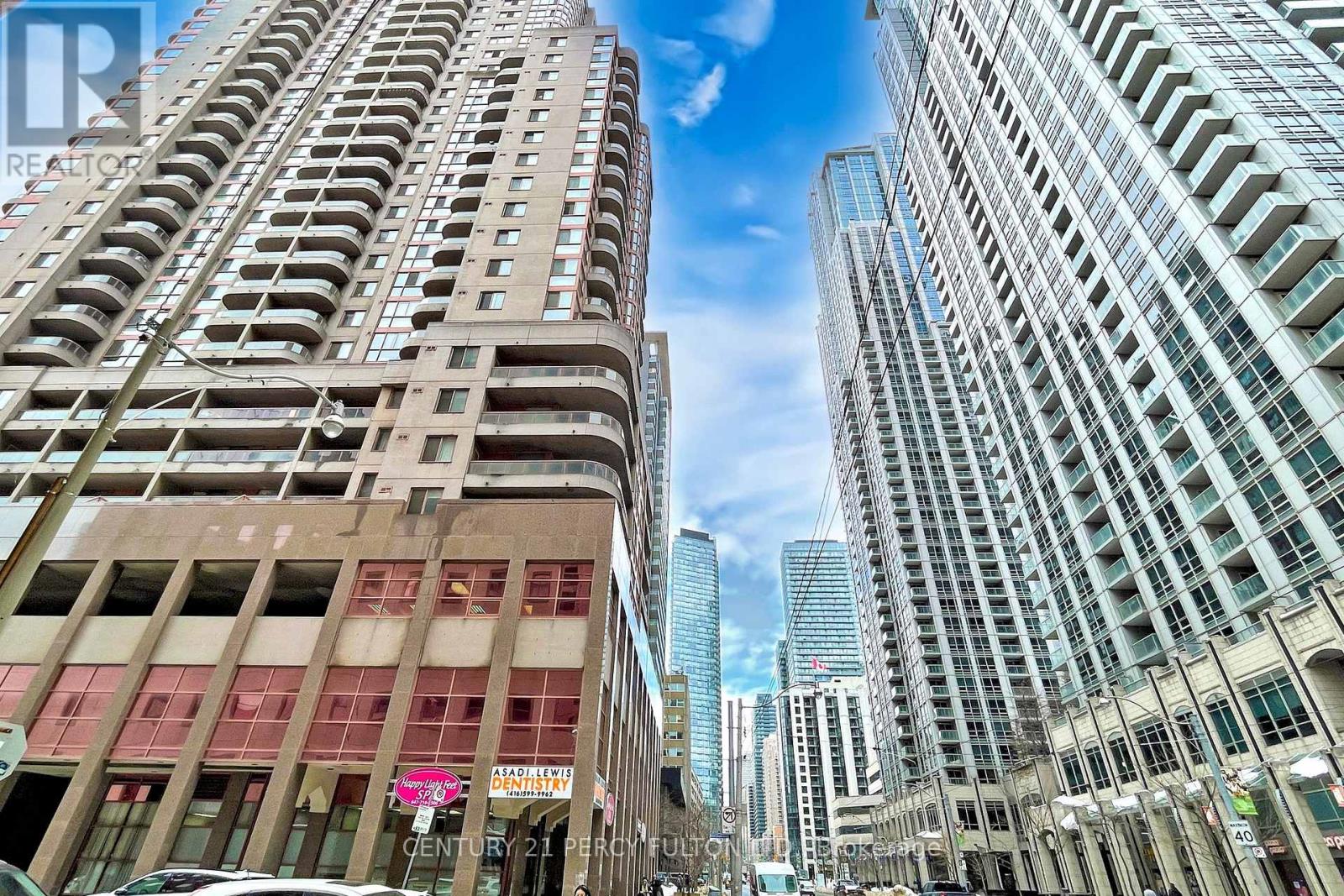 #703 736 BAY STREET - 7