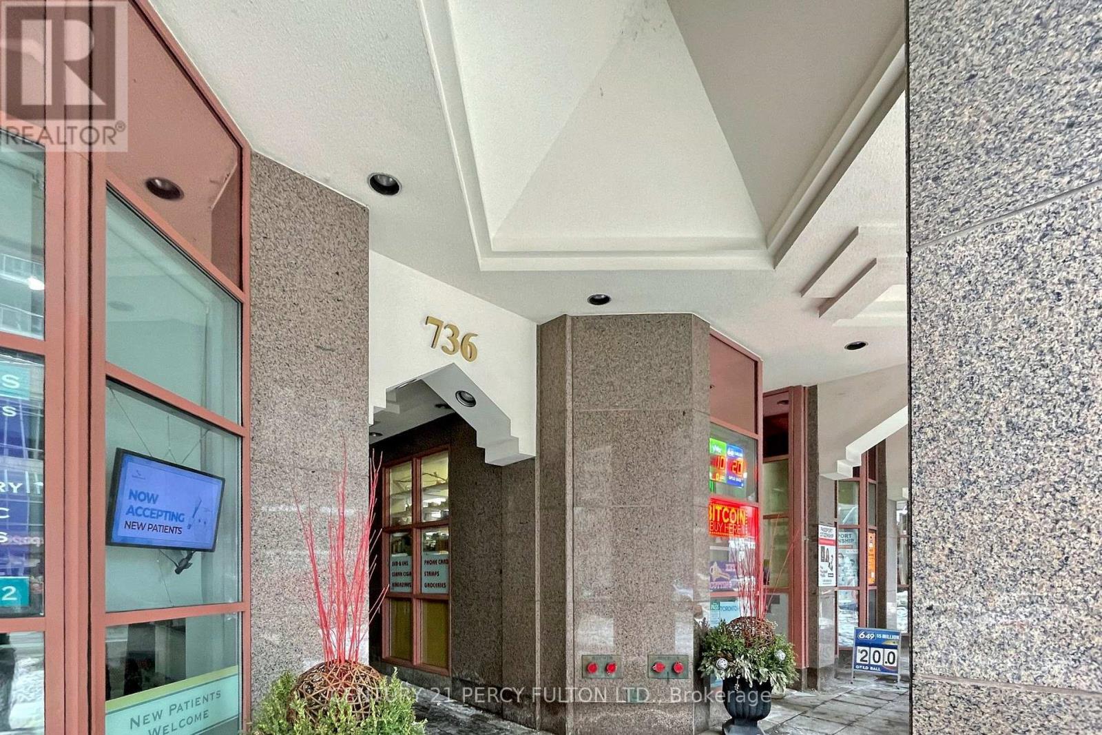 #703 736 BAY STREET - 9