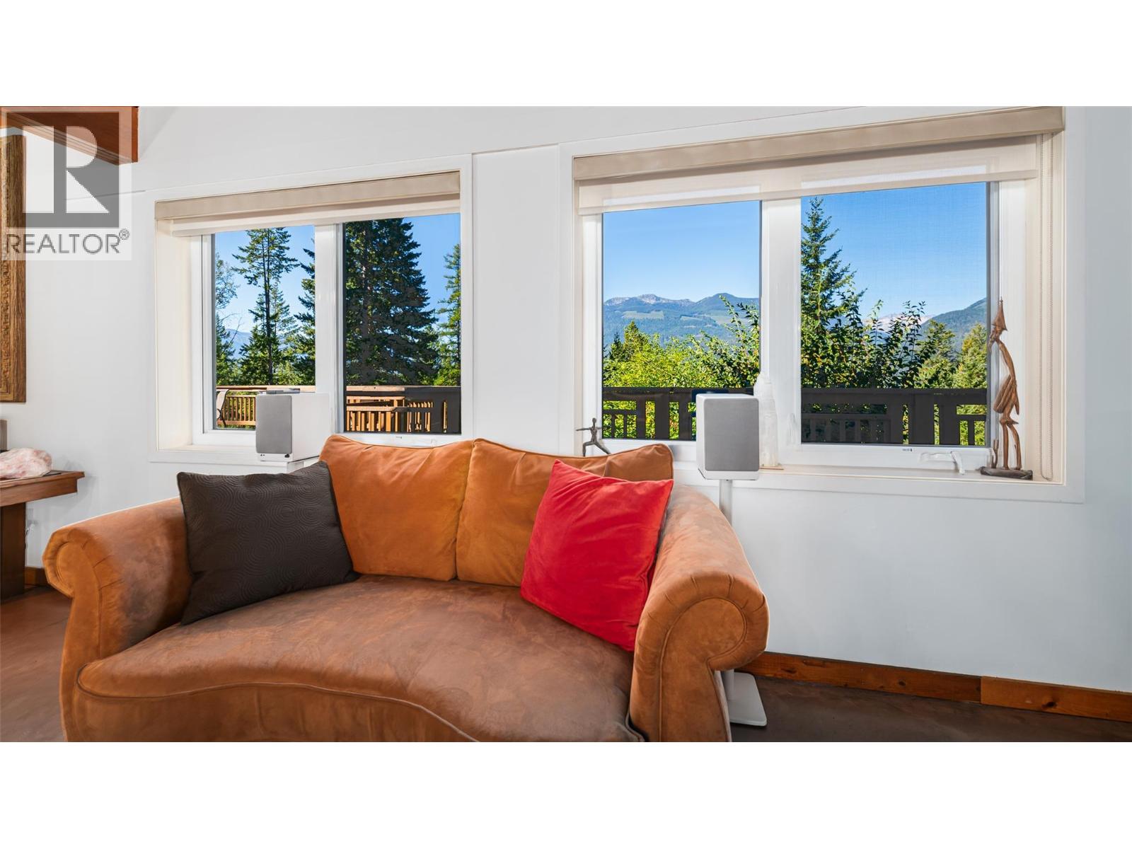 134 Riondel Road - 25