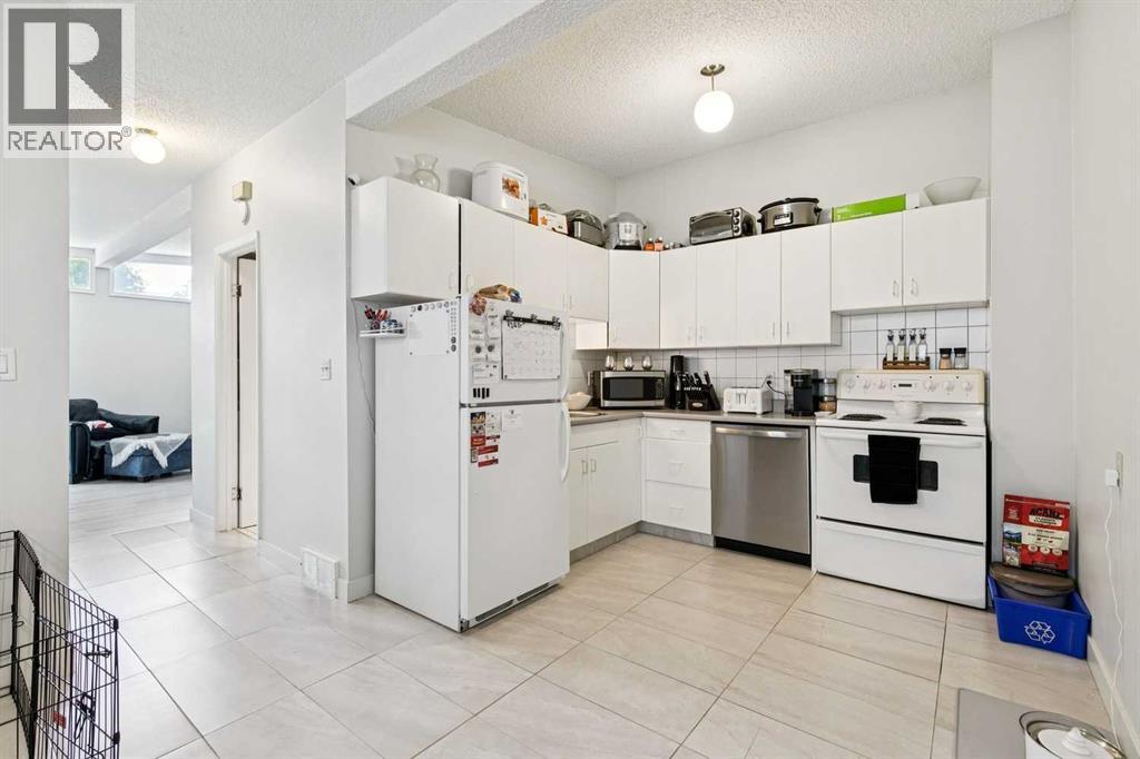 715 5 Street NE - Image 11