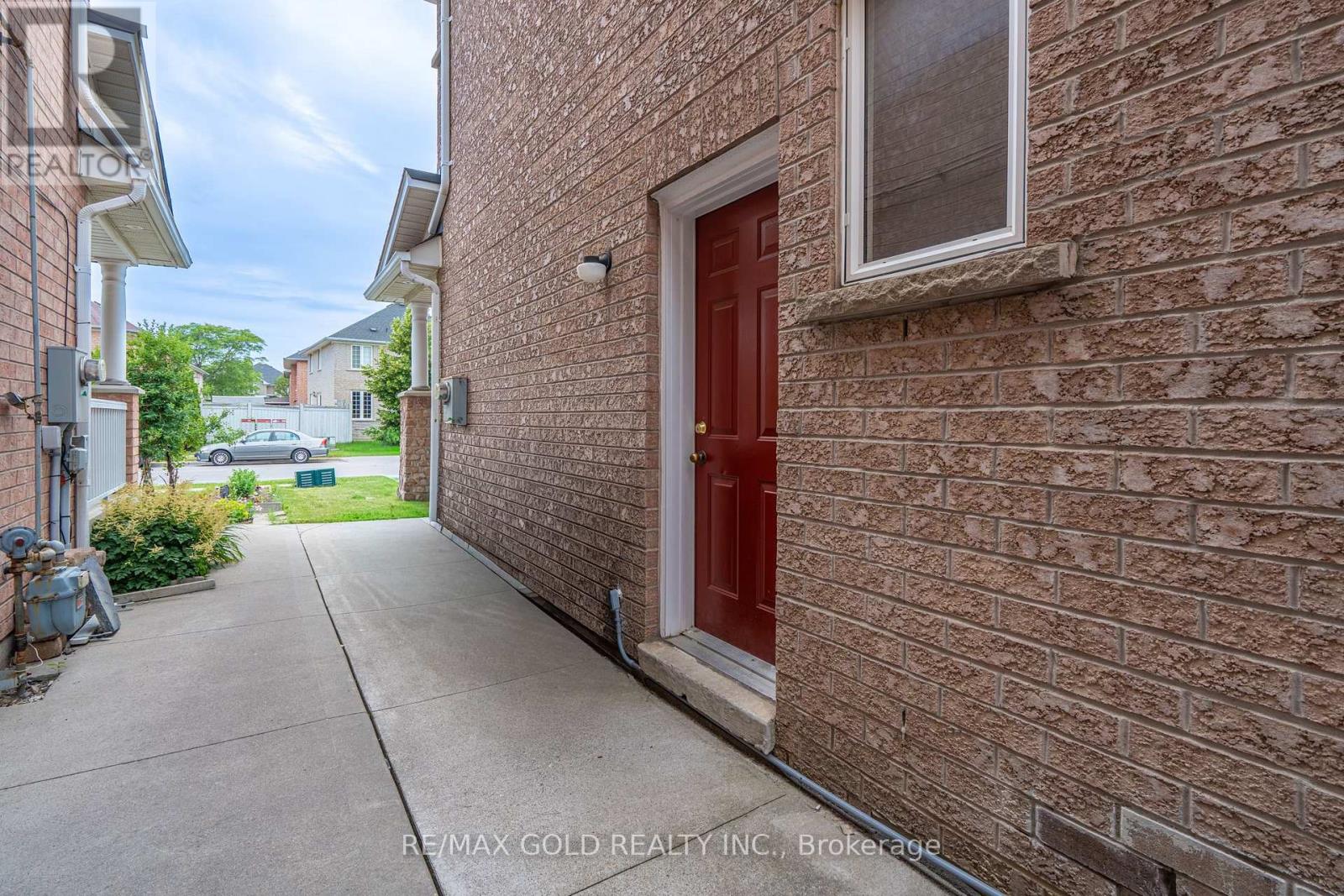 409 FERNFOREST DRIVE - 36