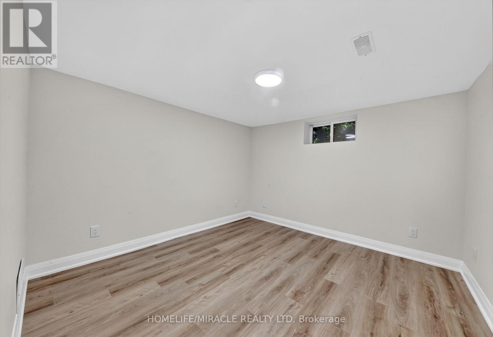 18 ELDERFIELD CRESCENT - 34