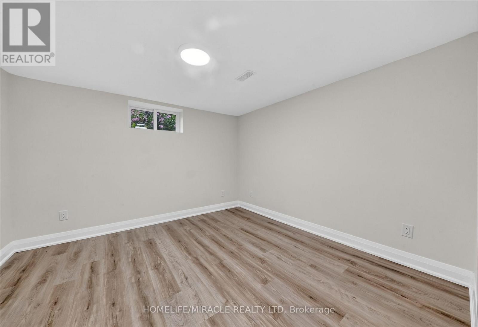 18 ELDERFIELD CRESCENT - 38
