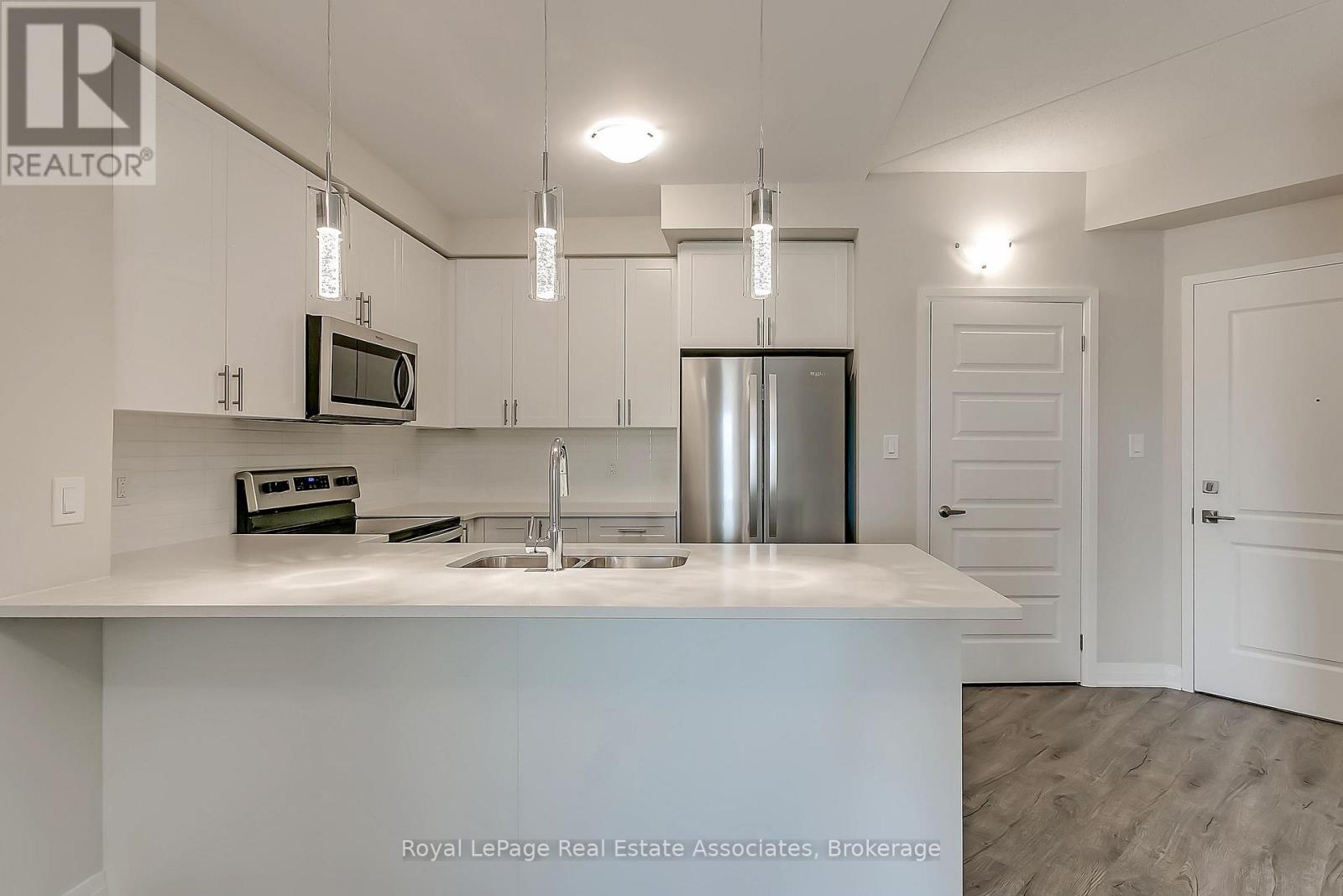 #524 610 FARMSTEAD DRIVE - 15