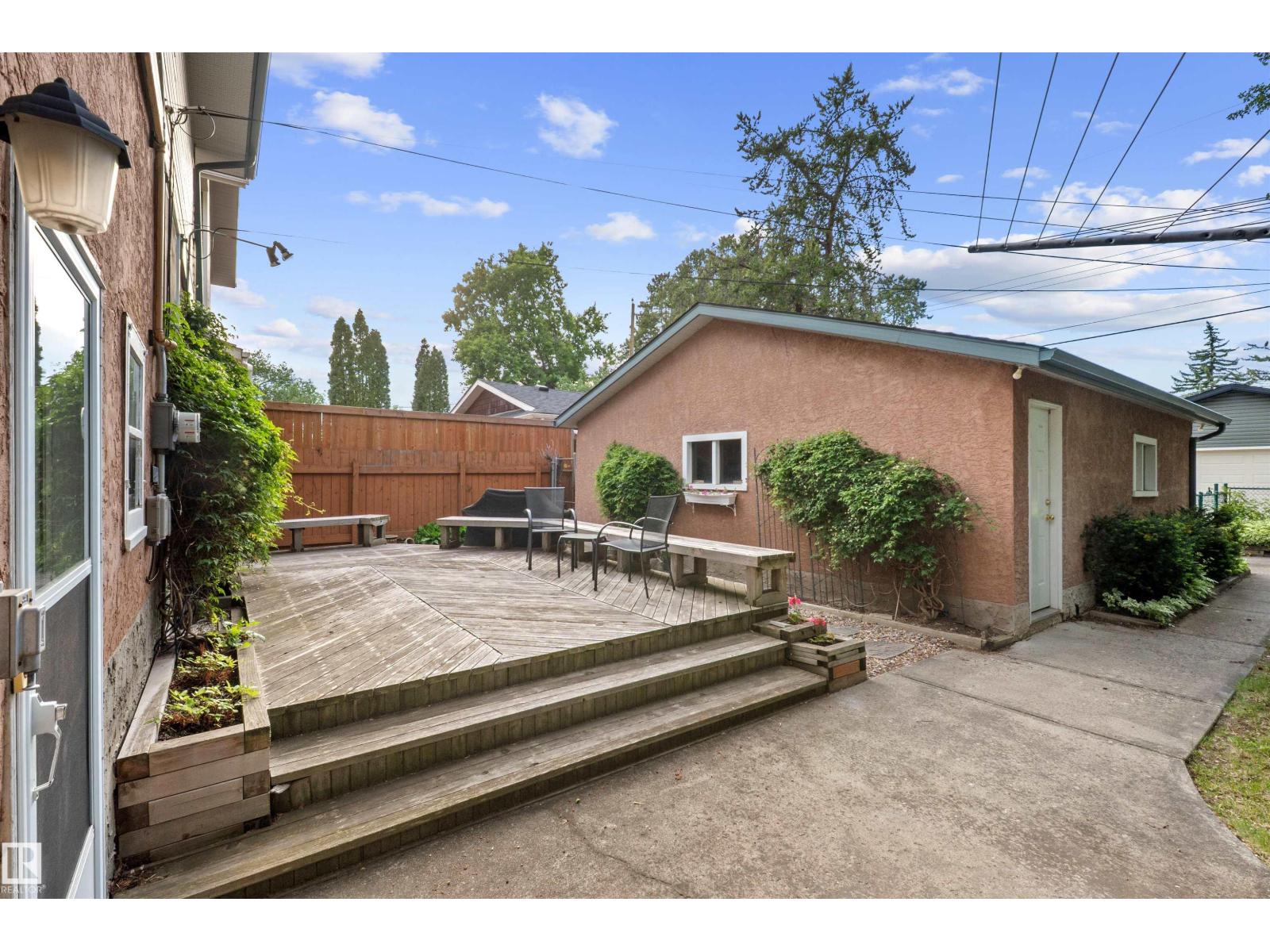 14640 88 AV NW - 47