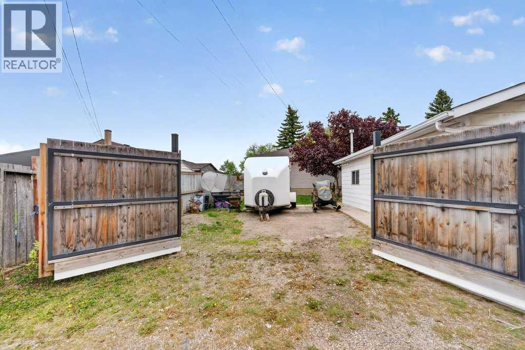 1632 Robson Crescent Southeast - Photo 45