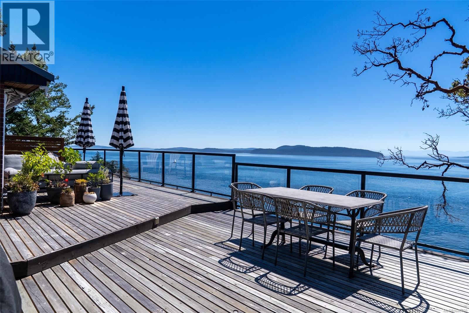7918 Swanson View Dr, Pender Island — photo 3