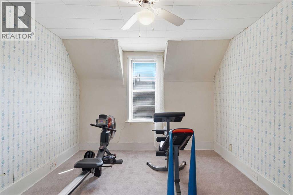432 Centre Avenue Northeast - Photo 22