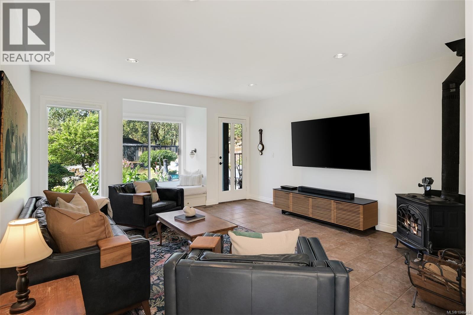  1682 Charlton Road, Saanich