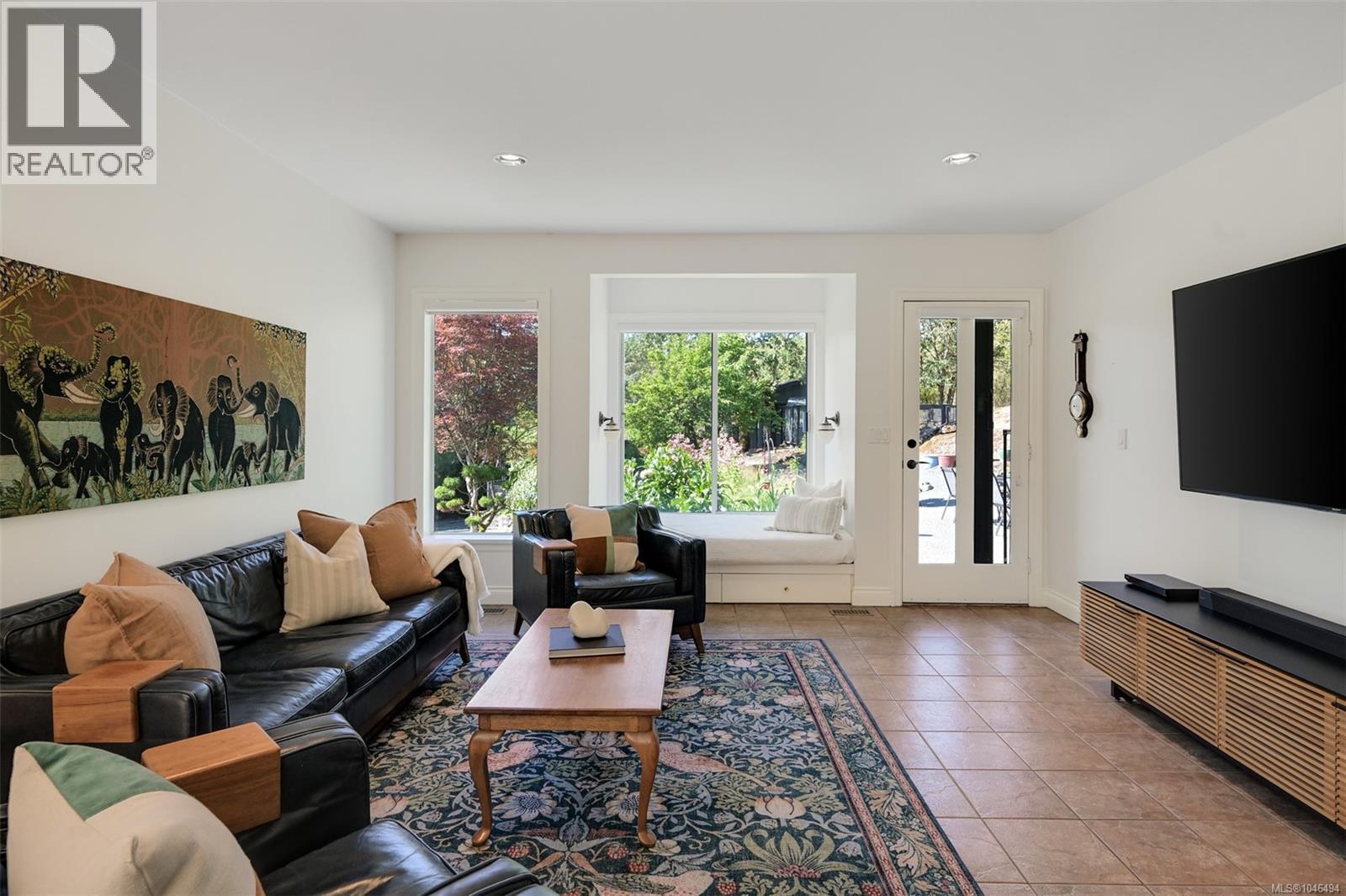  1682 Charlton Road, Saanich